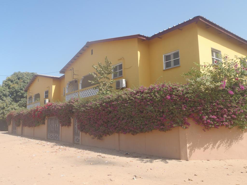 Sanchaba Yellow Apartments Kololi Exterior foto